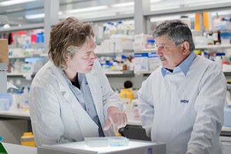 Dr Jeff Babon and Professor Nick Nicola in the lab