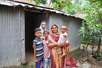 Mother with children in Bangladesh