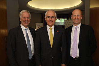  (L-R) Incoming AAMRI president Professor Tony Cunningham, Prime Minister Mr Malcolm Turnbull, Outgoing AAMRI president Professor Doug Hilton.