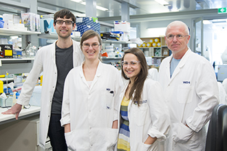 MCL-1 team in the laboratory