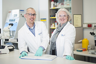 Associate Professor Matthew Call and Dr Melissa Call in the laboratory