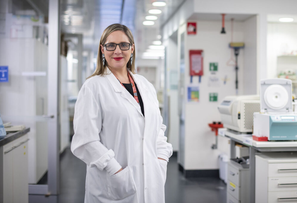 副教授雾詹金斯在实验室