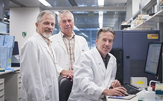 David Tarlinton, Stephen Nutt and Axel Kallies at desk