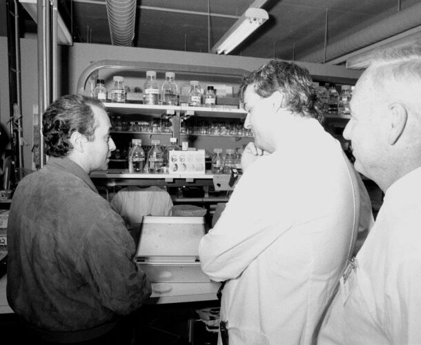 Senor Jose Carreras (L) visited the institute in 1991 to meet our leading cancer research scientists.