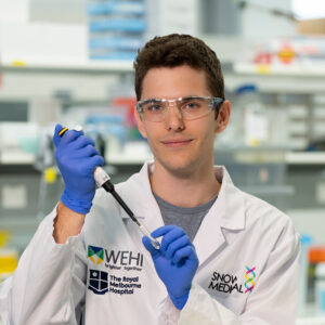 Photo of Matthew Wierzbowski working in a lab
